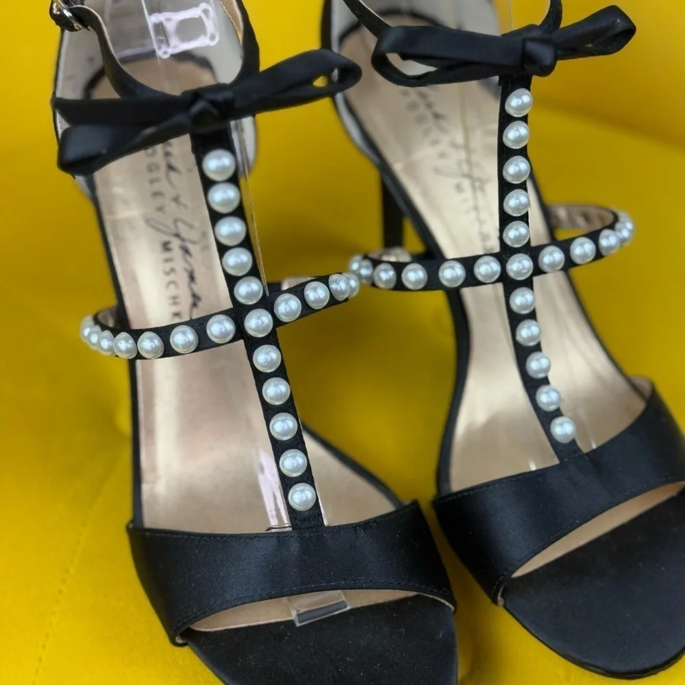 Badgley Mischka step out